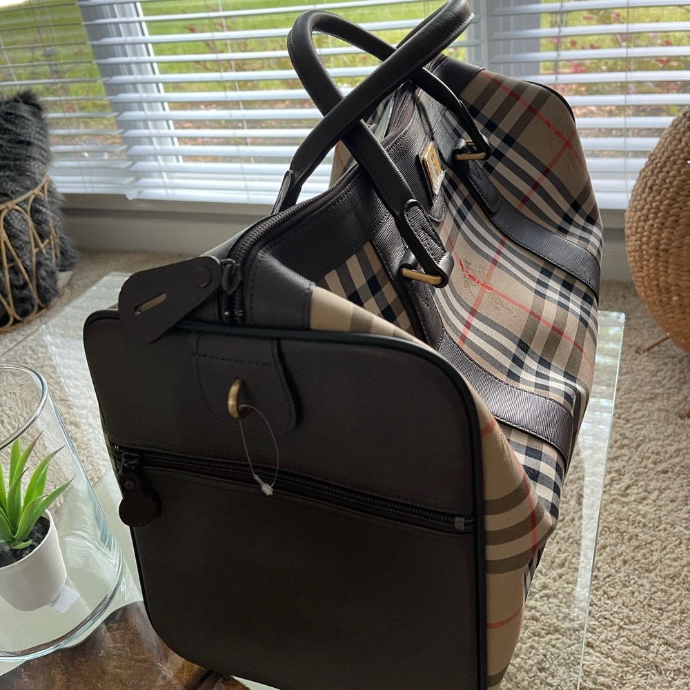 Burberry’s Boston travel bag - Picture 4 of 10